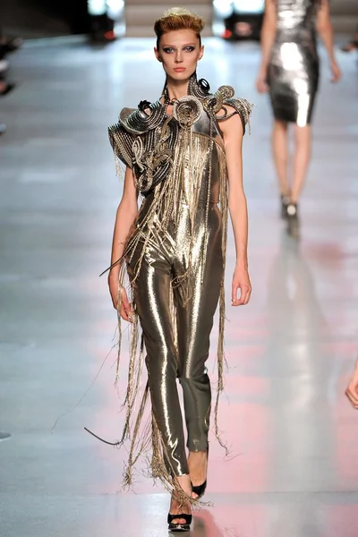 Look 29